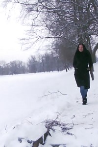 Lady beautiful Dasha takes a leak desperation