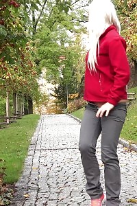 Fucking blonde pisses while jogging outdoor