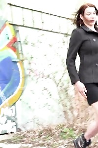 Magnificent cutie Victoria Daniels squats to piss