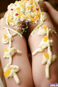 Nice-looking Asian sexie is weared nice enough to munch pussy fruit sunday