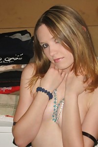 Delicious Kitty likes to jerk off against the cam