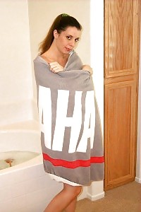 Glamour preggo black-haired getting moist in the bath