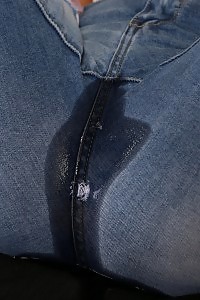 Ellen Betsy tastes her own golden piss