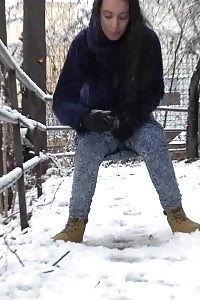 Dark haired Esperansa takes a leak desperation