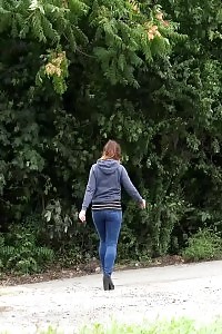 Bootylicious brunette pisses over the train tracks