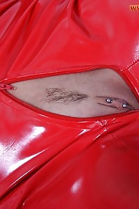 flawless Leslie unzips her latex red costume
