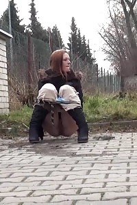 Ginger pretty pisses in the mid of the city