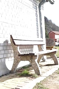 Naomi Benet likes a hot piss in outdoors