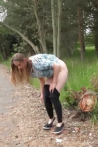 Big racked girl pisses while outside jogging
