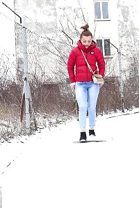 Dafne melts the snow with her hot urine